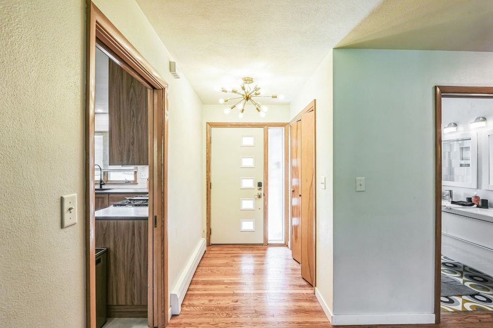 Iowa City 4br Backyard Walk To Stadium 4 Bedroom Home House, 4 Bedrooms 26