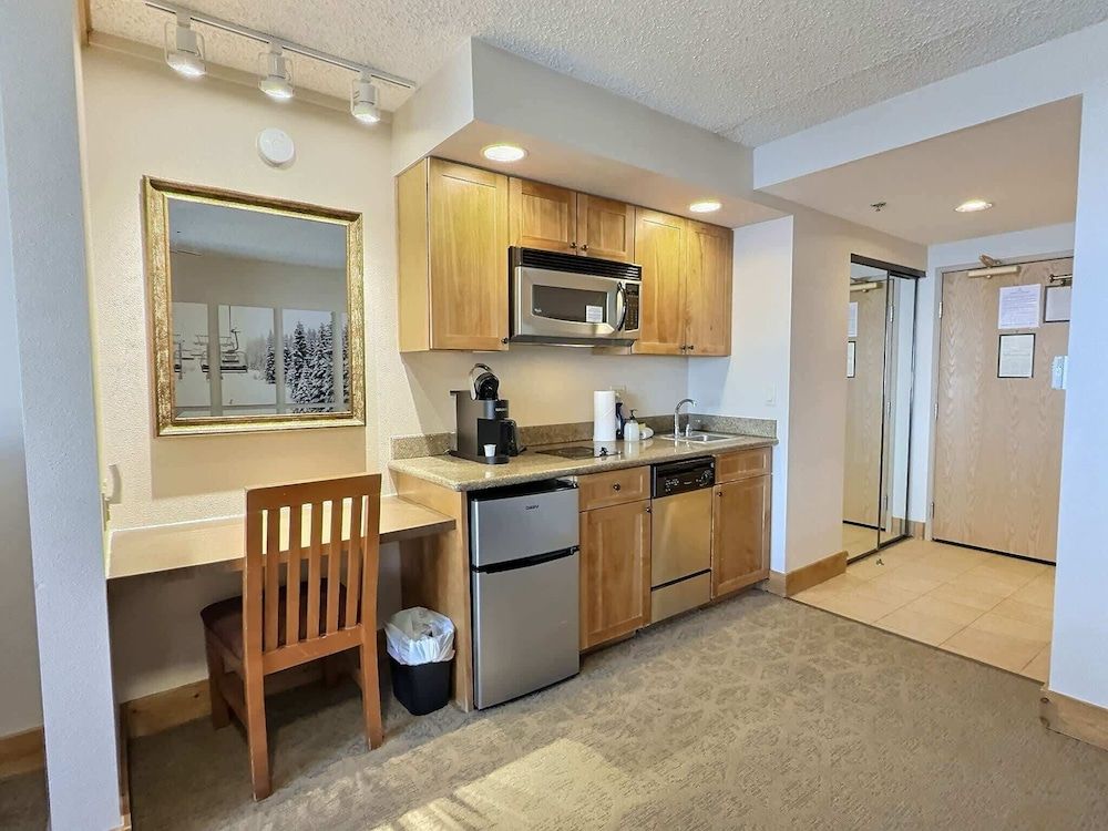 The Grand Lodge by Traverse Hospitality (No Resort Fees) Signature Studio, Multiple Beds No Resort Fee