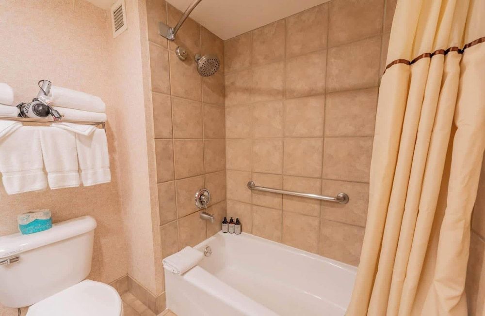 The Grand Lodge by Traverse Hospitality (No Resort Fees) Standard Suite, Pets Allowed No Resort Fee 10