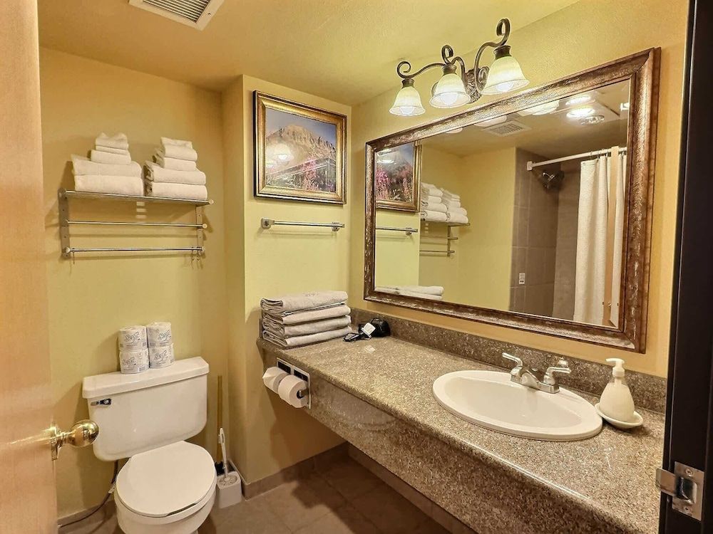 The Grand Lodge by Traverse Hospitality (No Resort Fees) Signature Studio, Multiple Beds No Resort Fee 2