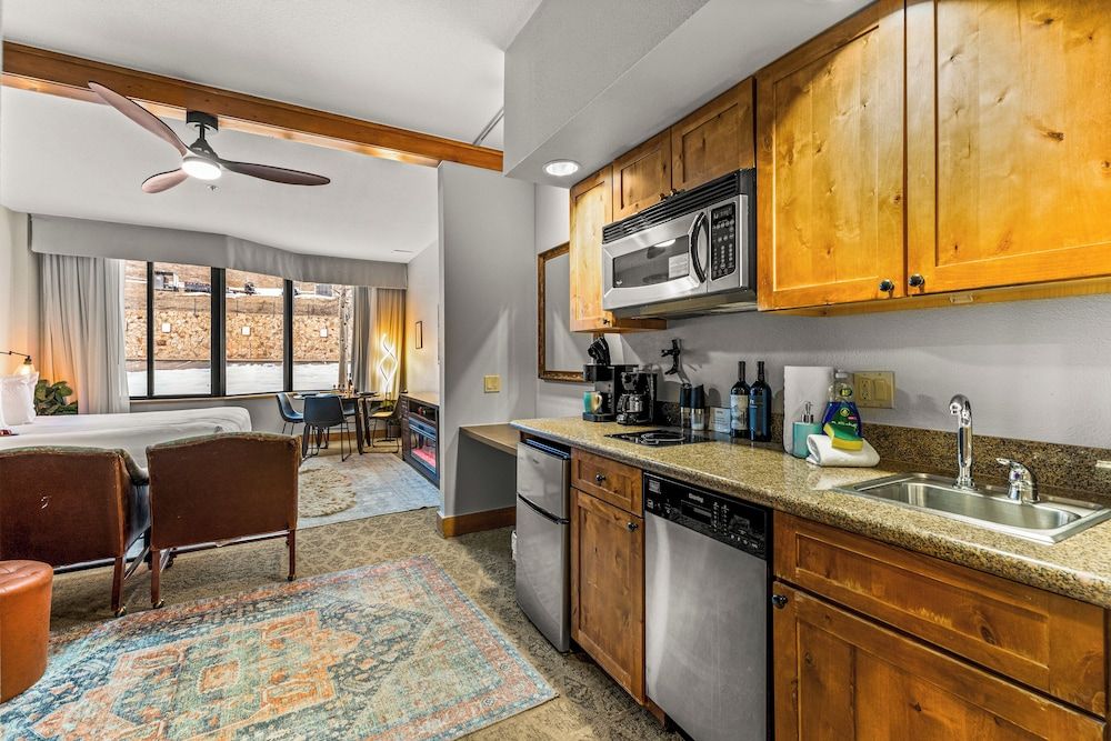 Design Studio, Pets Allowed No Resort Fee