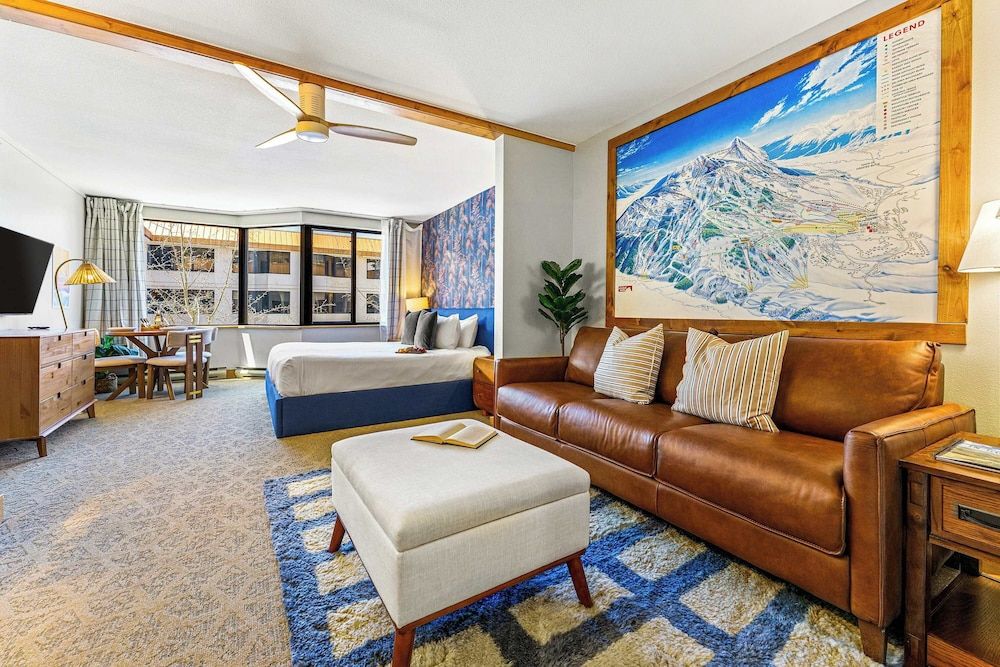 The Grand Lodge by Traverse Hospitality (No Resort Fees) Design Studio No Resort Fee 3