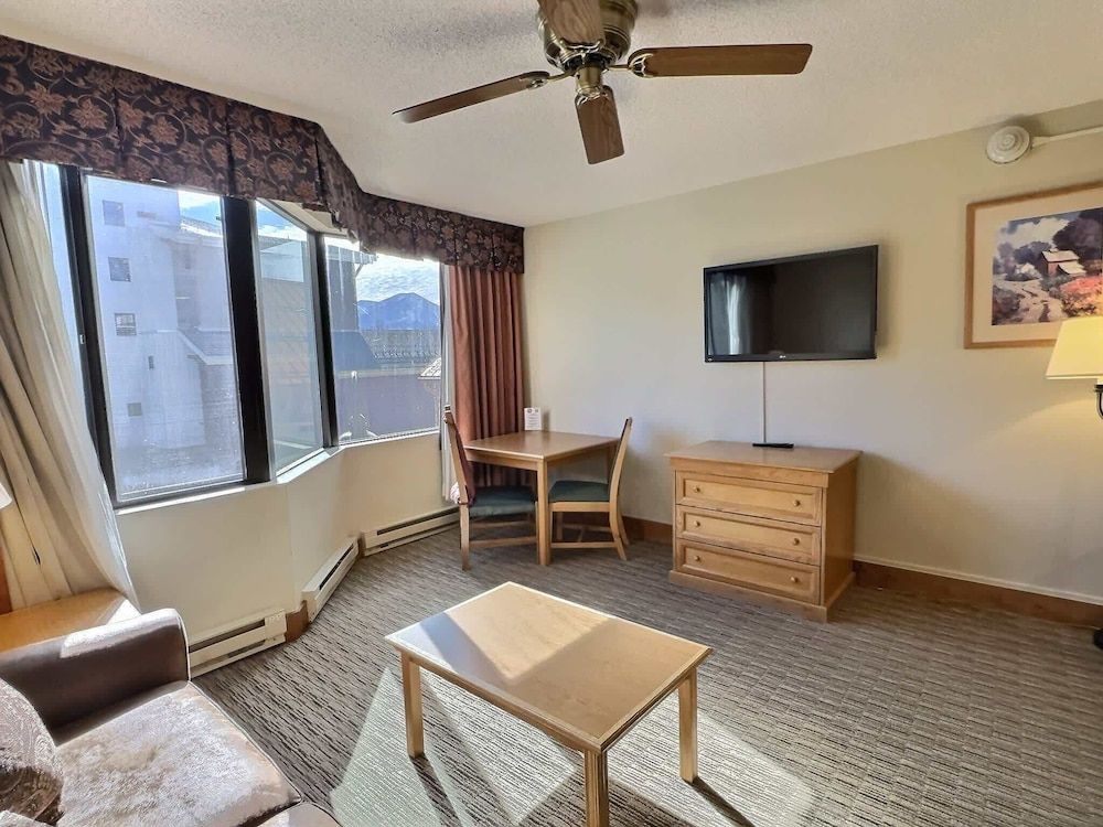 Junior Suite, 1 King Bed with Sofa bed No Resort Fee