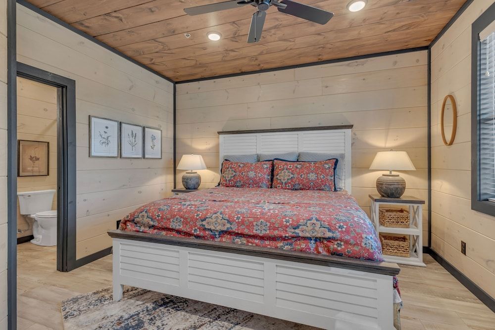 Luxury Cabin, Private Pool, Mountain View