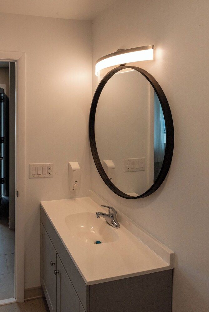 Valley Trail Inn Double Room, Courtyard View 6