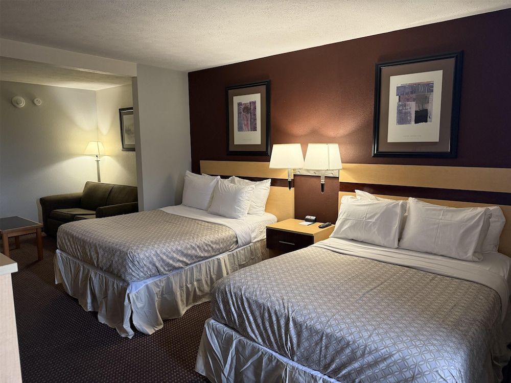 Surestay By Best Western Obetz Rickenbacker Airport Standard Room, 2 Double Beds, Non Smoking, Refrigerator & Microwave (with Sofabed) 3