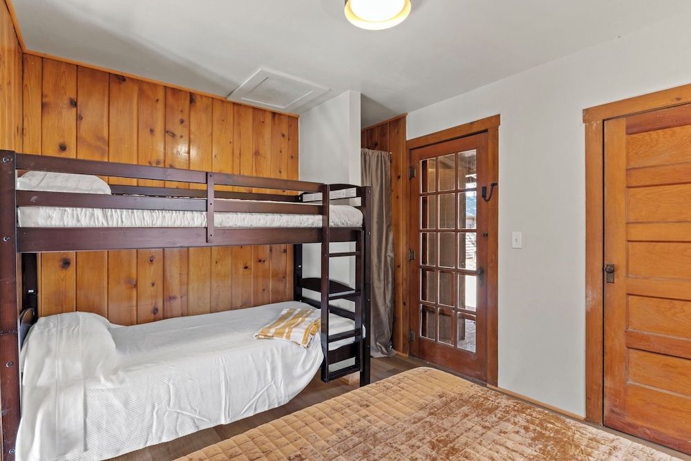 Cabin, Mountain View