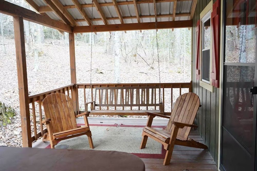 Willow Falls Cozy Cabin in the woods with Hot Tub 15