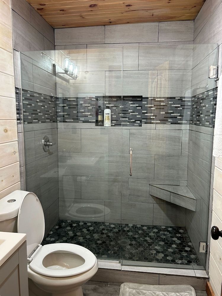 Willow Falls CREEKSIDE CABIN/Private Hot Tub/Lake 25