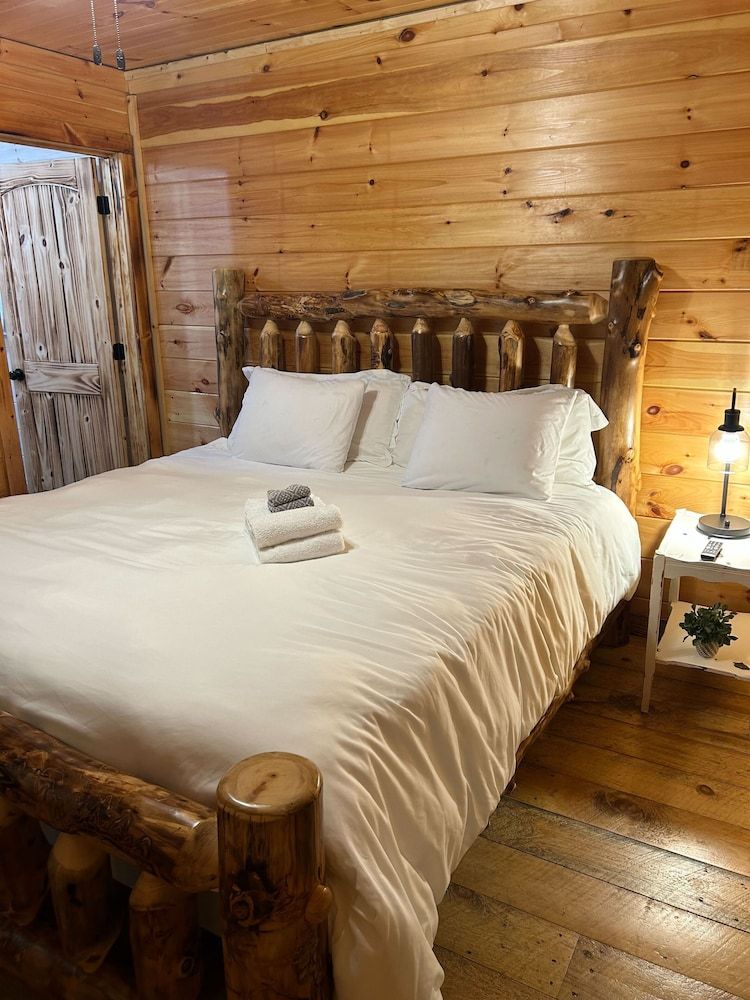 Willow Falls CREEKSIDE CABIN/Private Hot Tub/Lake 12