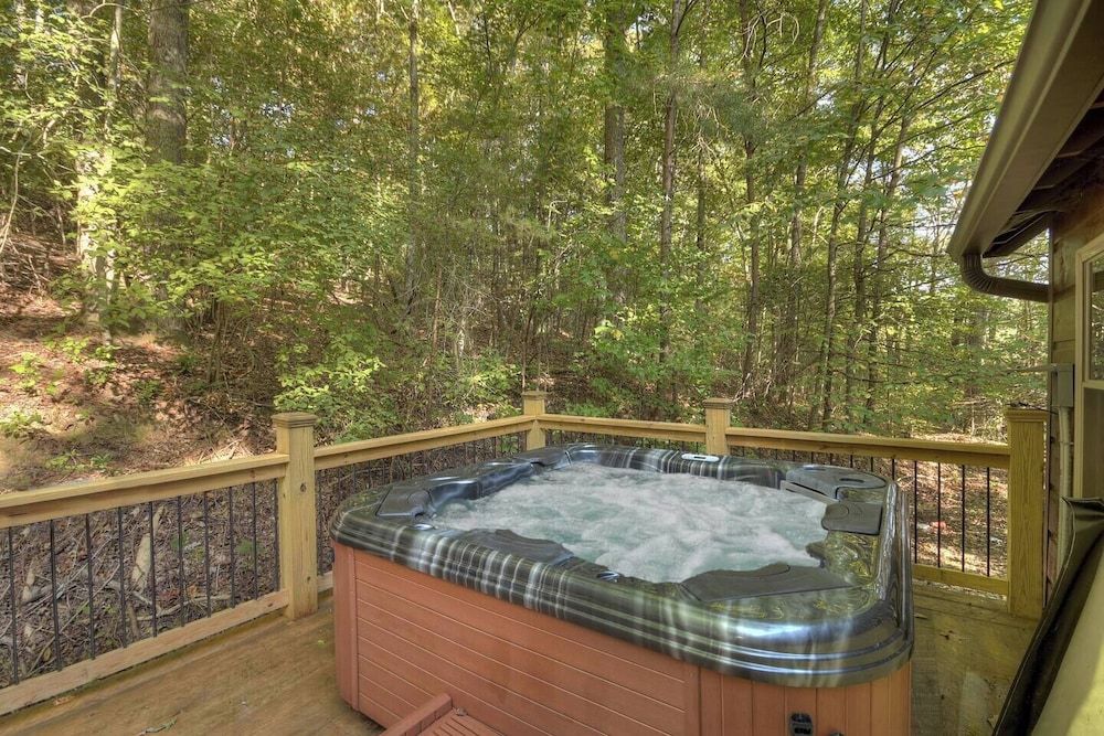 Willow Falls Modern Blue Ridge Cabin with Private Hot Tub 4