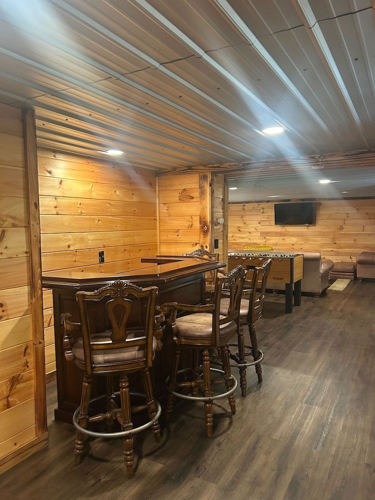 Willow Falls CREEKSIDE CABIN/Private Hot Tub/Lake 10