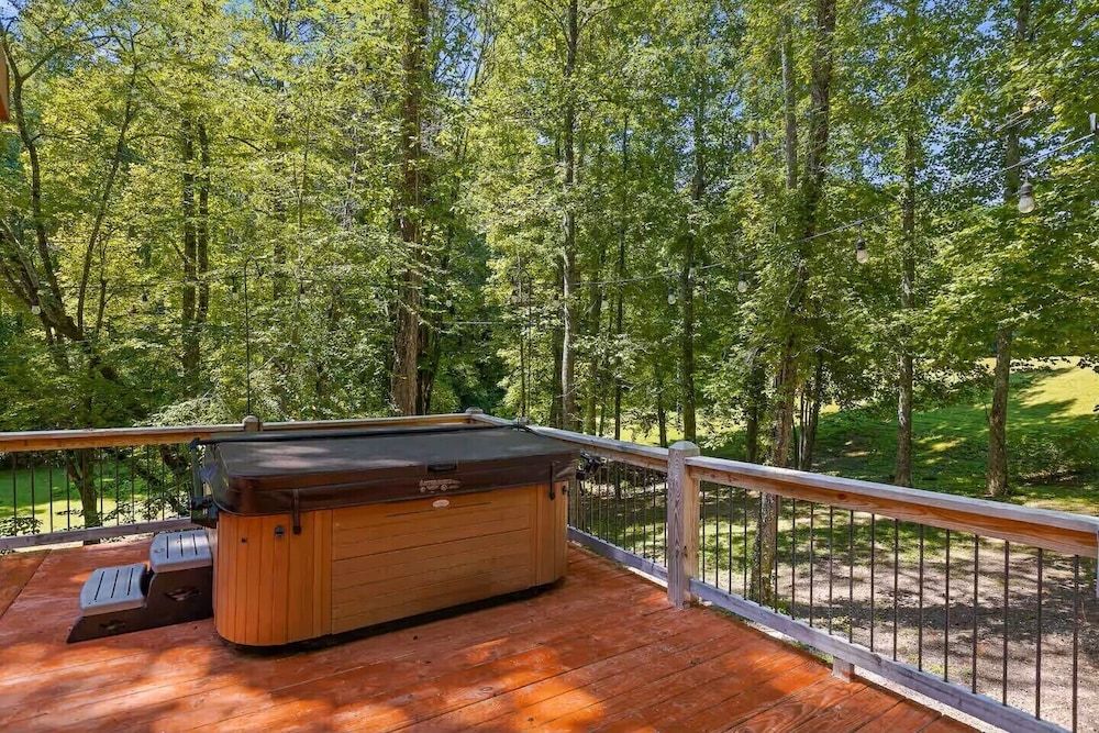 Willow Falls CREEKSIDE CABIN/Private Hot Tub/Lake 21