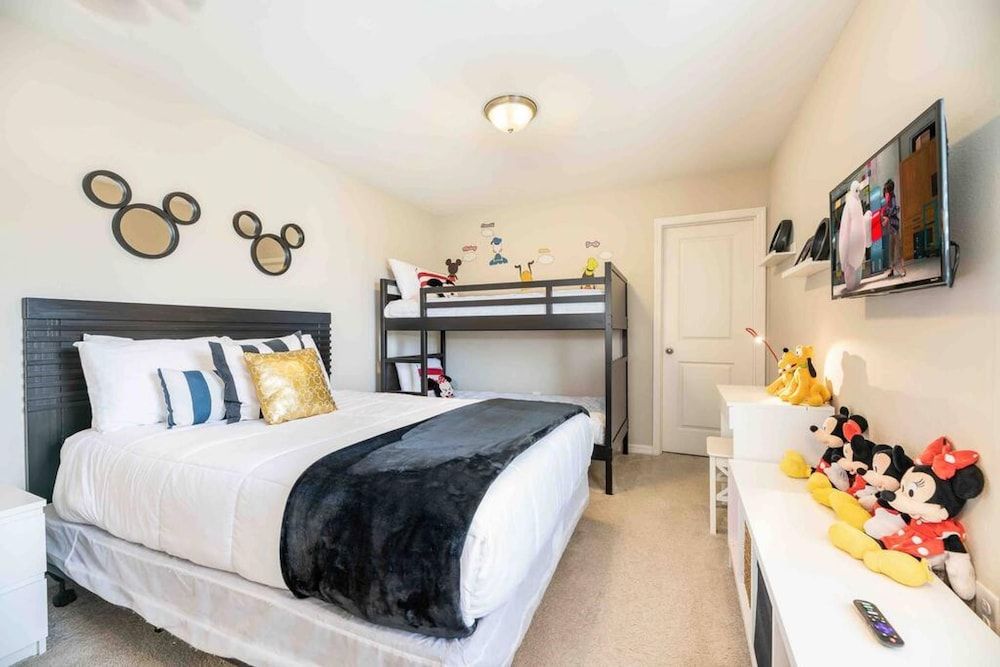 Super Chic-4 Bedroom Townhome IN Disney Area Apartment 14