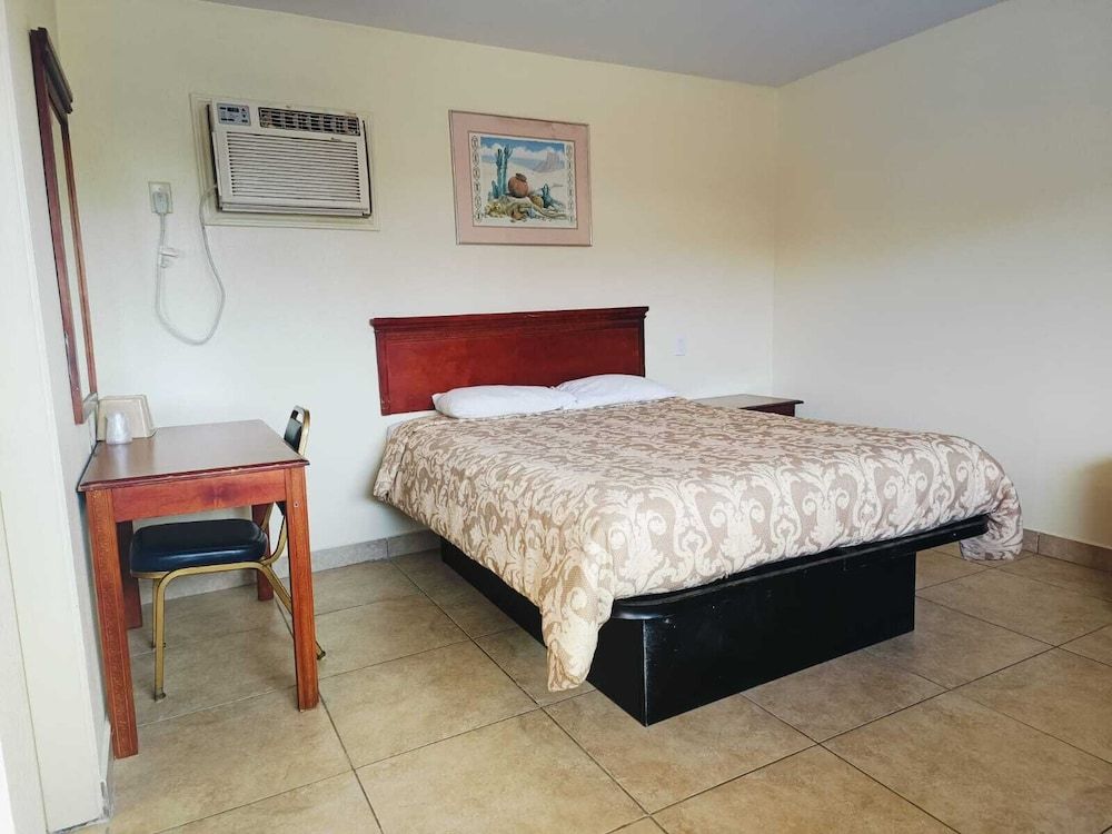 Pen Ann by Capital O Pharr/McAllen TX Room, 1 Queen Bed, Non Smoking