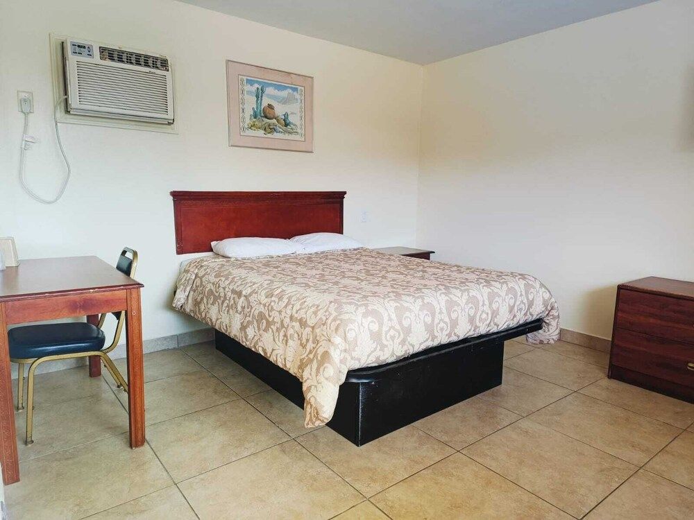 Pen Ann by Capital O Pharr/McAllen TX Room, 1 Queen Bed, Non Smoking 6