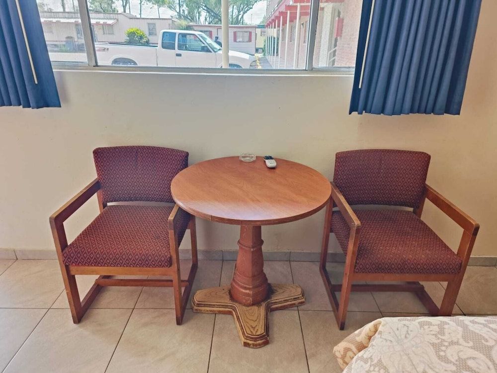 Pen Ann by Capital O Pharr/McAllen TX Room, 1 King Bed, Non Smoking 2