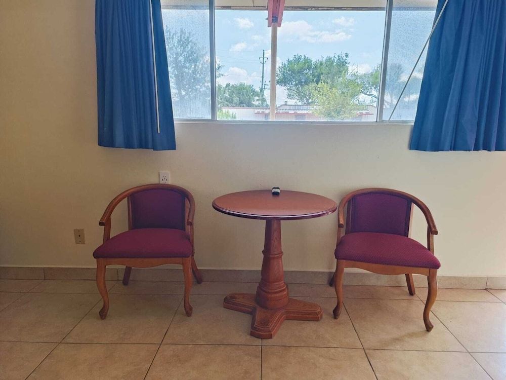 Pen Ann by Capital O Pharr/McAllen TX Room, 1 Queen Bed, Non Smoking 5