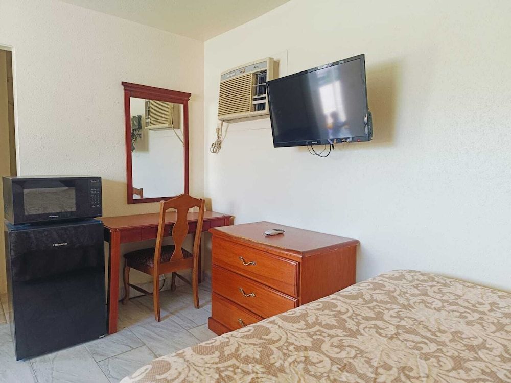Pen Ann by Capital O Pharr/McAllen TX Room, 2 Queen Beds, Smoking 7