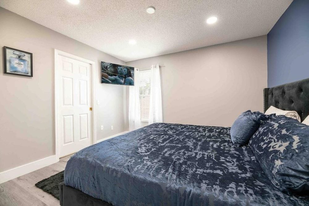 Super Glam- Designs Game Room Pool House 24