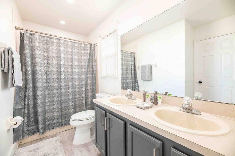 Super Glam- Designs Game Room Pool House 20