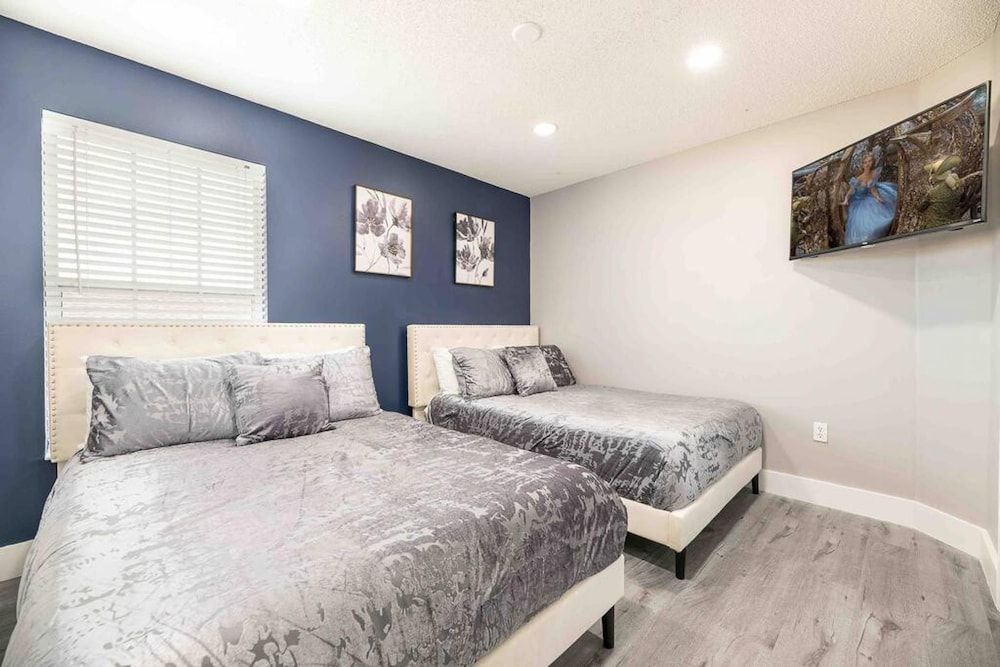 Super Glam- Designs Game Room Pool House 21