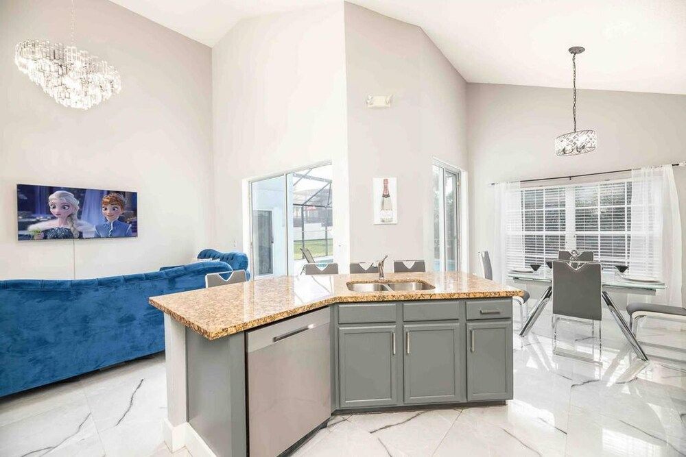 Super Glam- Designs Game Room Pool House 9