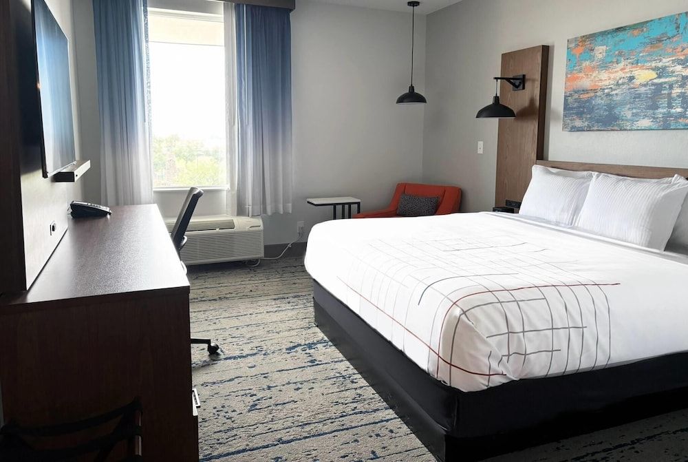 La Quinta Inn & Suites by Wyndham Eagle Pass