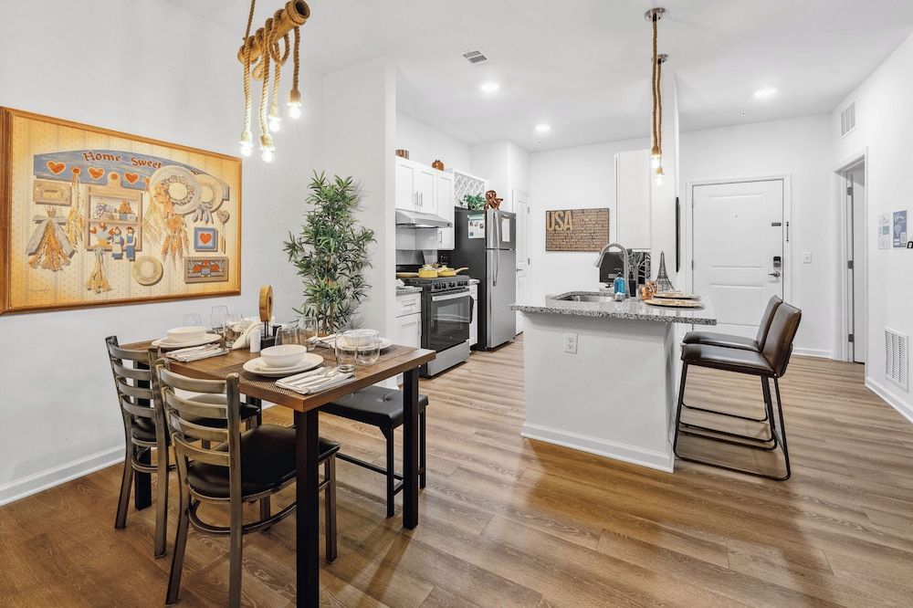 Luxurious Apartments - Pool Gym Bikes Luxury Apartment, 1 Bedroom, Mobility Accessible, Ground Floor 3