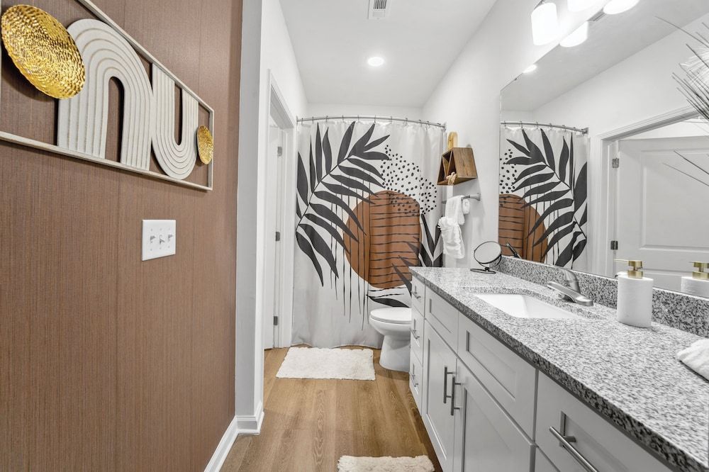 Luxurious Apartments - Pool Gym Bikes Luxury Apartment, 1 Bedroom, Pets Allowed 26