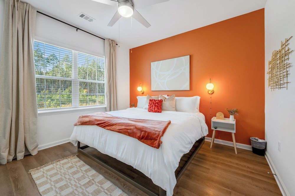 Luxurious Apartments - Pool Gym Bikes Luxury Apartment, 3 Bedrooms, Mobility Accessible, Pets Allowed 7