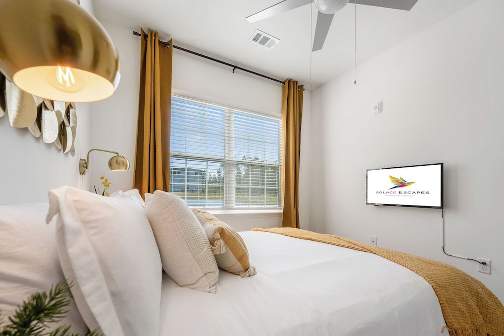 Luxurious Apartments - Pool Gym Bikes Luxury Apartment, 3 Bedrooms, Mobility Accessible, Pets Allowed 27