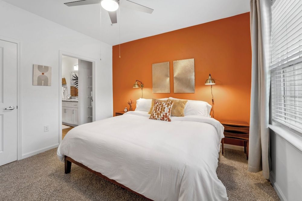 Luxurious Apartments - Pool Gym Bikes Luxury Apartment, 1 Bedroom, Pets Allowed 5