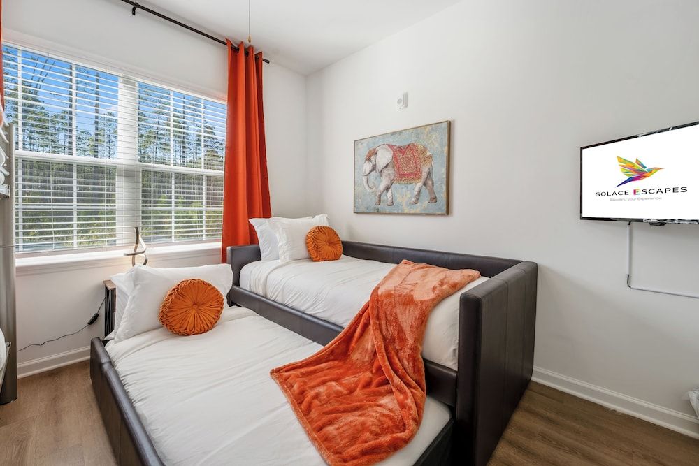 Luxurious Apartments - Pool Gym Bikes Luxury Apartment, 3 Bedrooms, Mobility Accessible, Pets Allowed 28