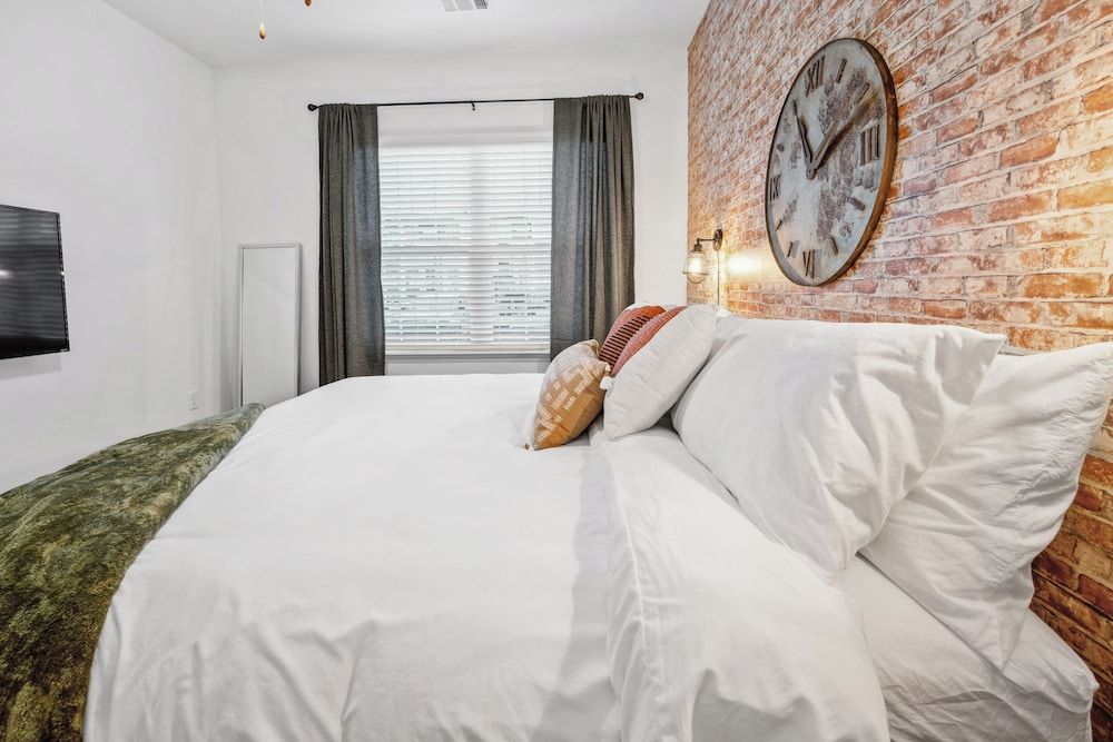 Luxurious Apartments - Pool Gym Bikes Luxury Apartment, 1 Bedroom, Mobility Accessible, Ground Floor 25