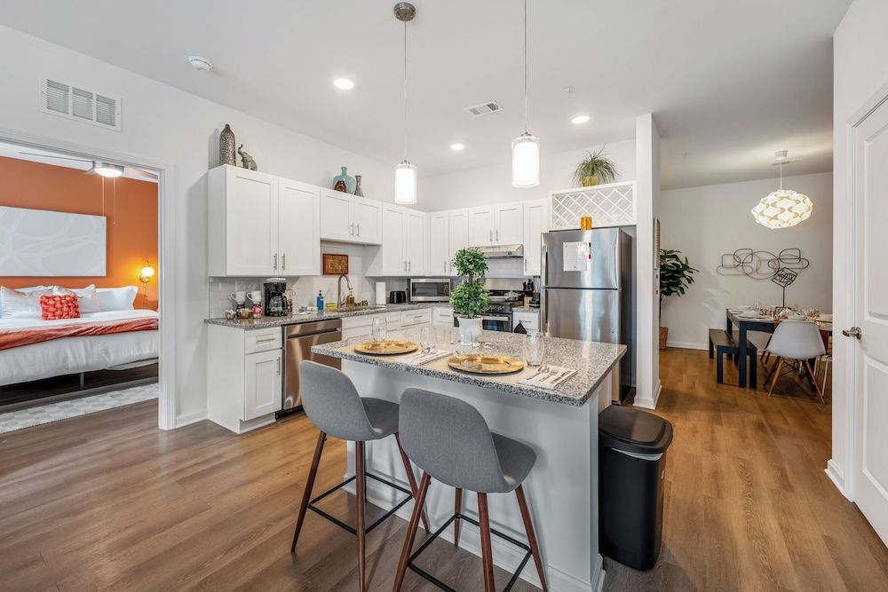 Luxurious Apartments - Pool Gym Bikes Luxury Apartment, 3 Bedrooms, Mobility Accessible, Pets Allowed 38