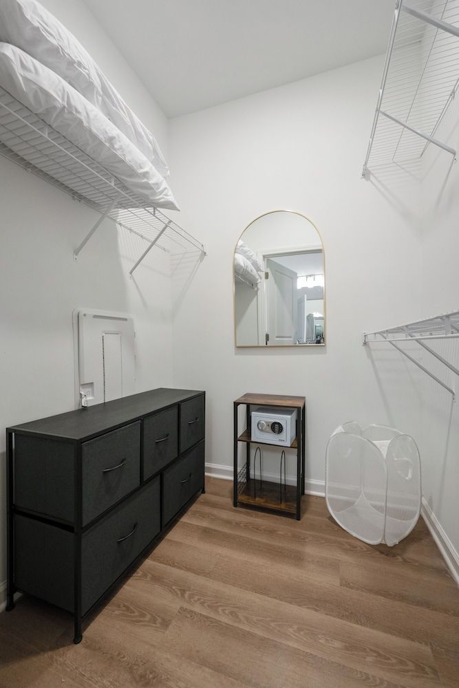 Luxurious Apartments - Pool Gym Bikes Luxury Apartment, 3 Bedrooms, Mobility Accessible, Pets Allowed 15