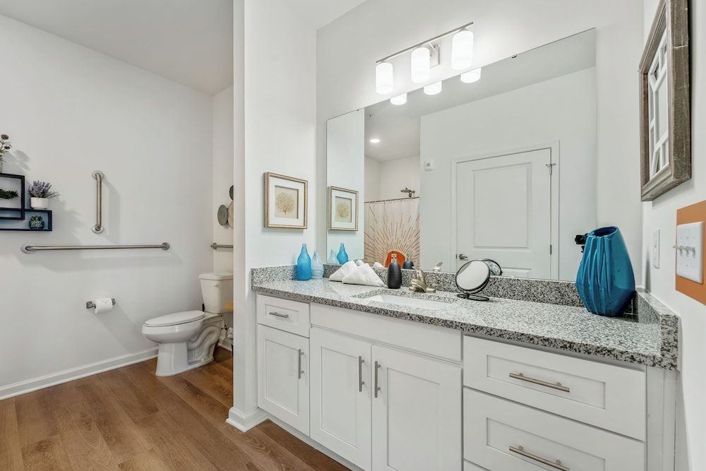 Luxurious Apartments - Pool Gym Bikes Luxury Apartment, 3 Bedrooms, Mobility Accessible, Pets Allowed 58