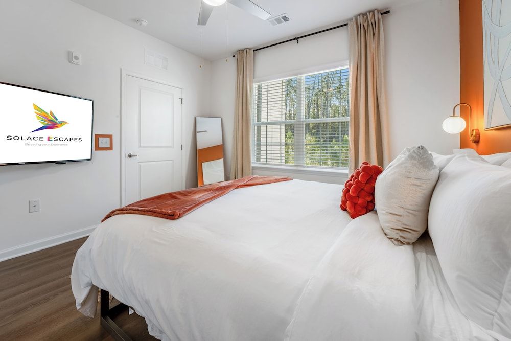 Luxurious Apartments - Pool Gym Bikes Luxury Apartment, 3 Bedrooms, Mobility Accessible, Pets Allowed 26