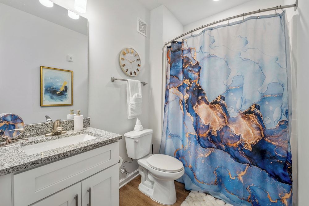 Luxurious Apartments - Pool Gym Bikes Luxury Apartment, 3 Bedrooms, Mobility Accessible, Pets Allowed 57