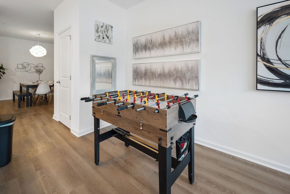 Luxurious Apartments - Pool Gym Bikes Luxury Apartment, 3 Bedrooms, Mobility Accessible, Pets Allowed 11