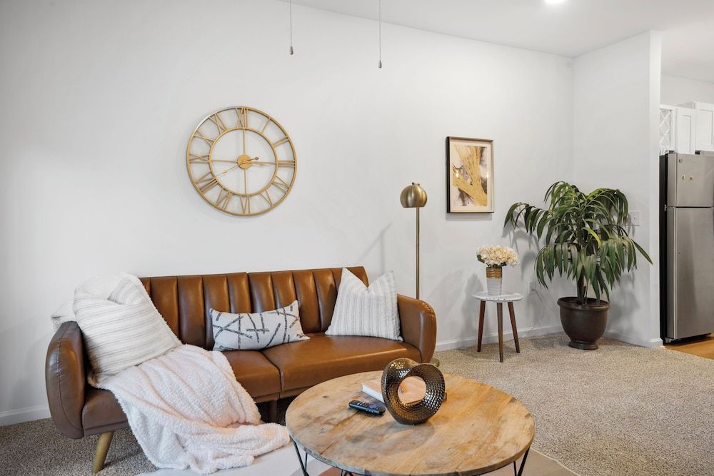 Luxurious Apartments - Pool Gym Bikes Luxury Apartment, 1 Bedroom, Pets Allowed 17