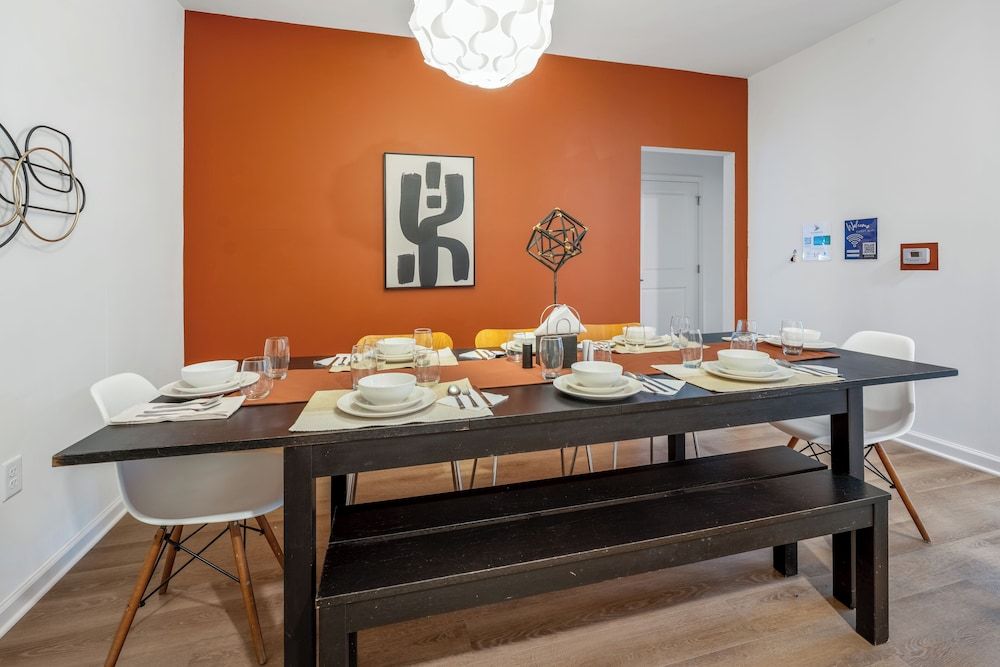 Luxurious Apartments - Pool Gym Bikes Luxury Apartment, 3 Bedrooms, Mobility Accessible, Pets Allowed 33