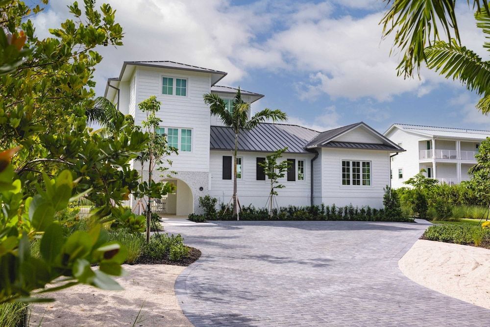 Brand New The Greenmoor House With Pool House 40