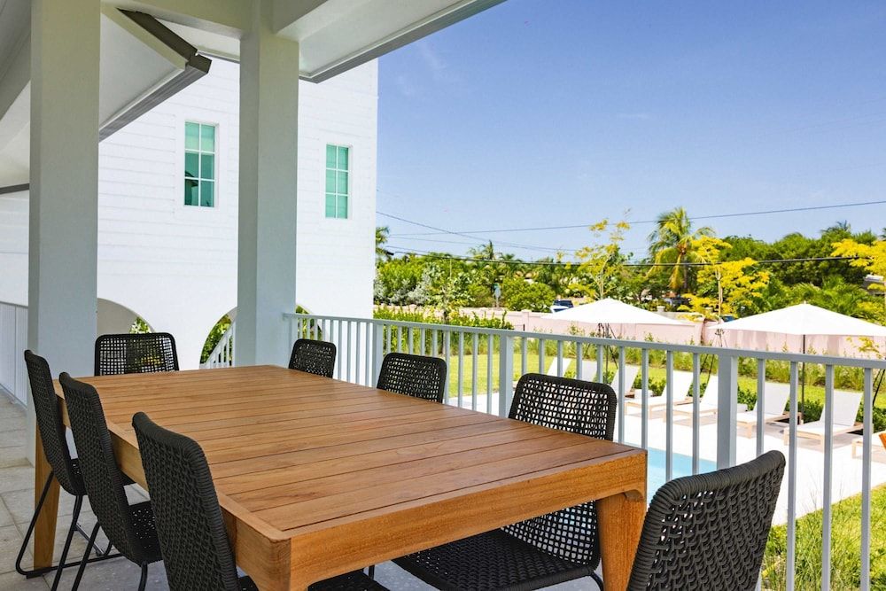 Brand New The Greenmoor House With Pool House 32