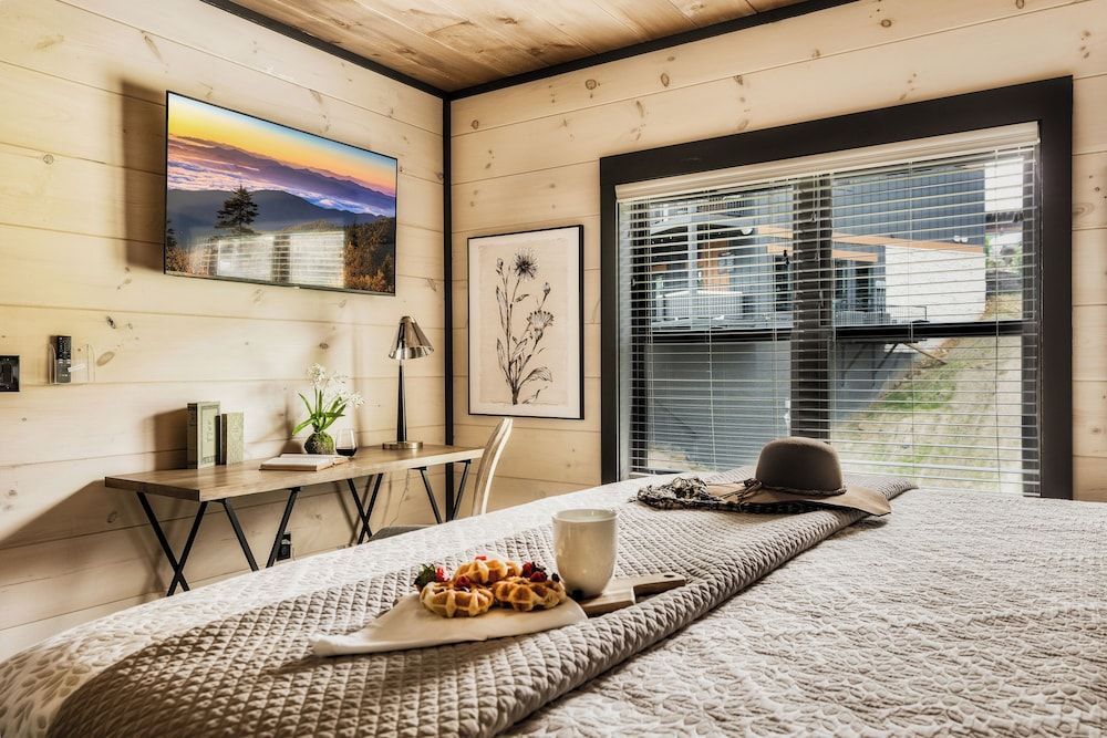 Star Gazer Luxury Rooftop Cabin Exclusive House, 5 Bedrooms, Balcony, Mountain View 3