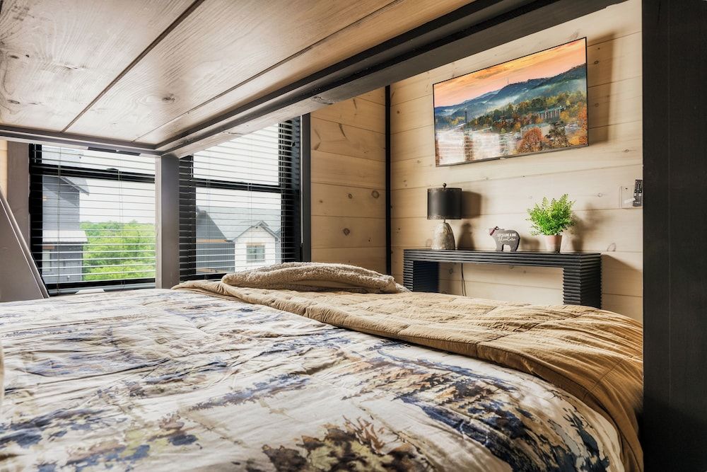 Star Gazer Luxury Rooftop Cabin Exclusive House, 5 Bedrooms, Balcony, Mountain View 7