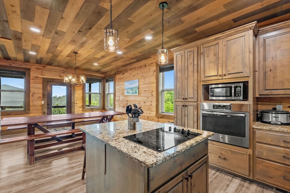 Amazing View Cabin w Gameroom Hot Tub Fire Pit Apartment 34