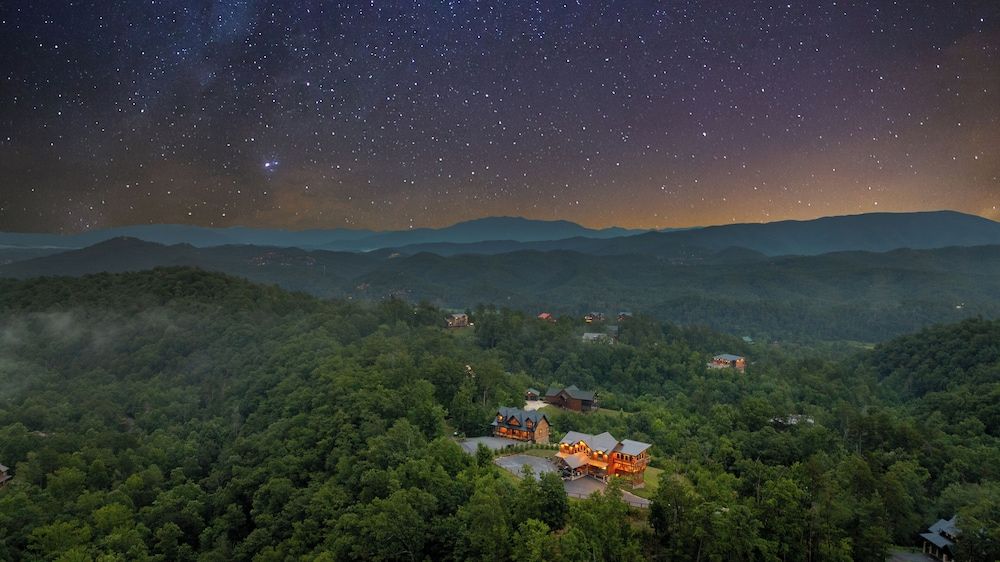 Amazing View Cabin w Gameroom Hot Tub Fire Pit Apartment 16