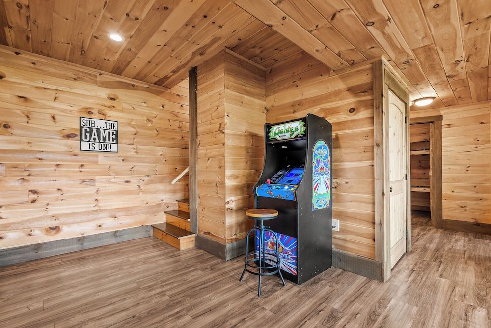 Amazing View Cabin w Gameroom Hot Tub Fire Pit Apartment 55